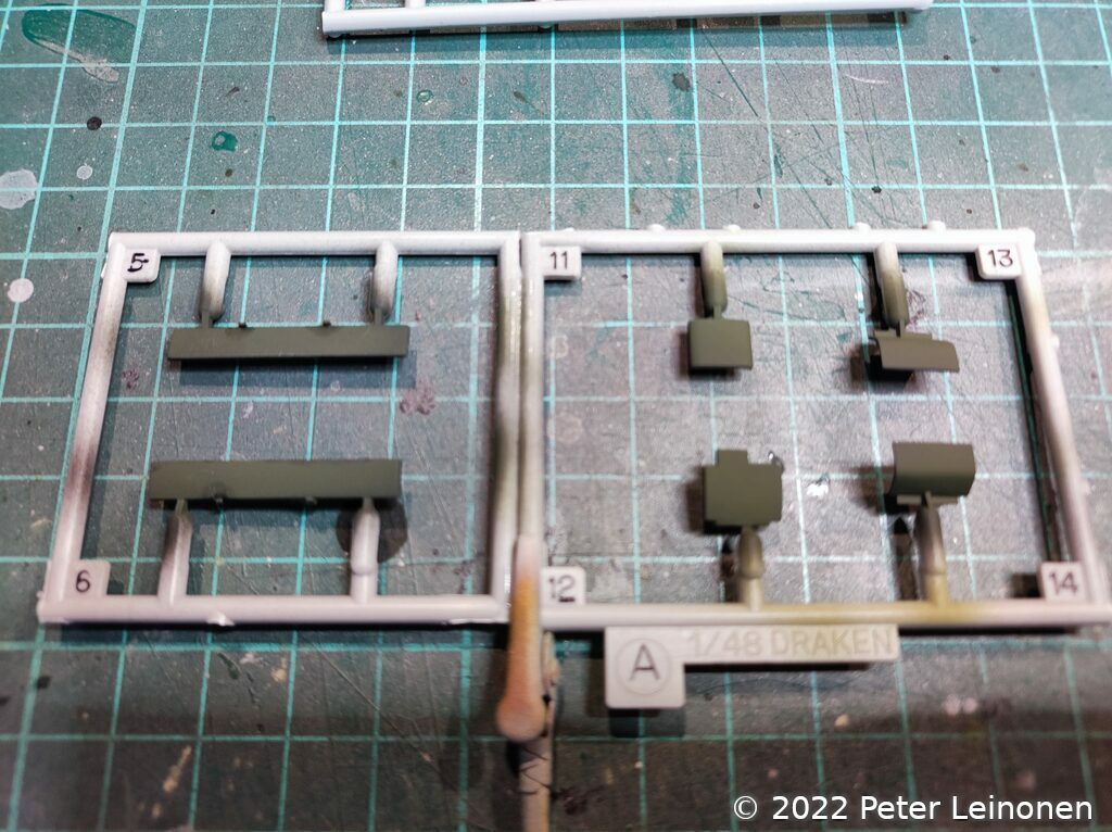 Painting on the sprues directly